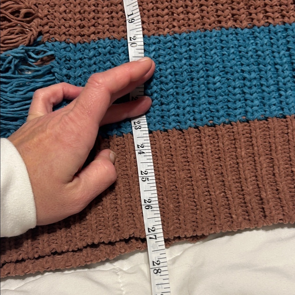 POL Sweater in Brown and Blue - Picture 5 of 6